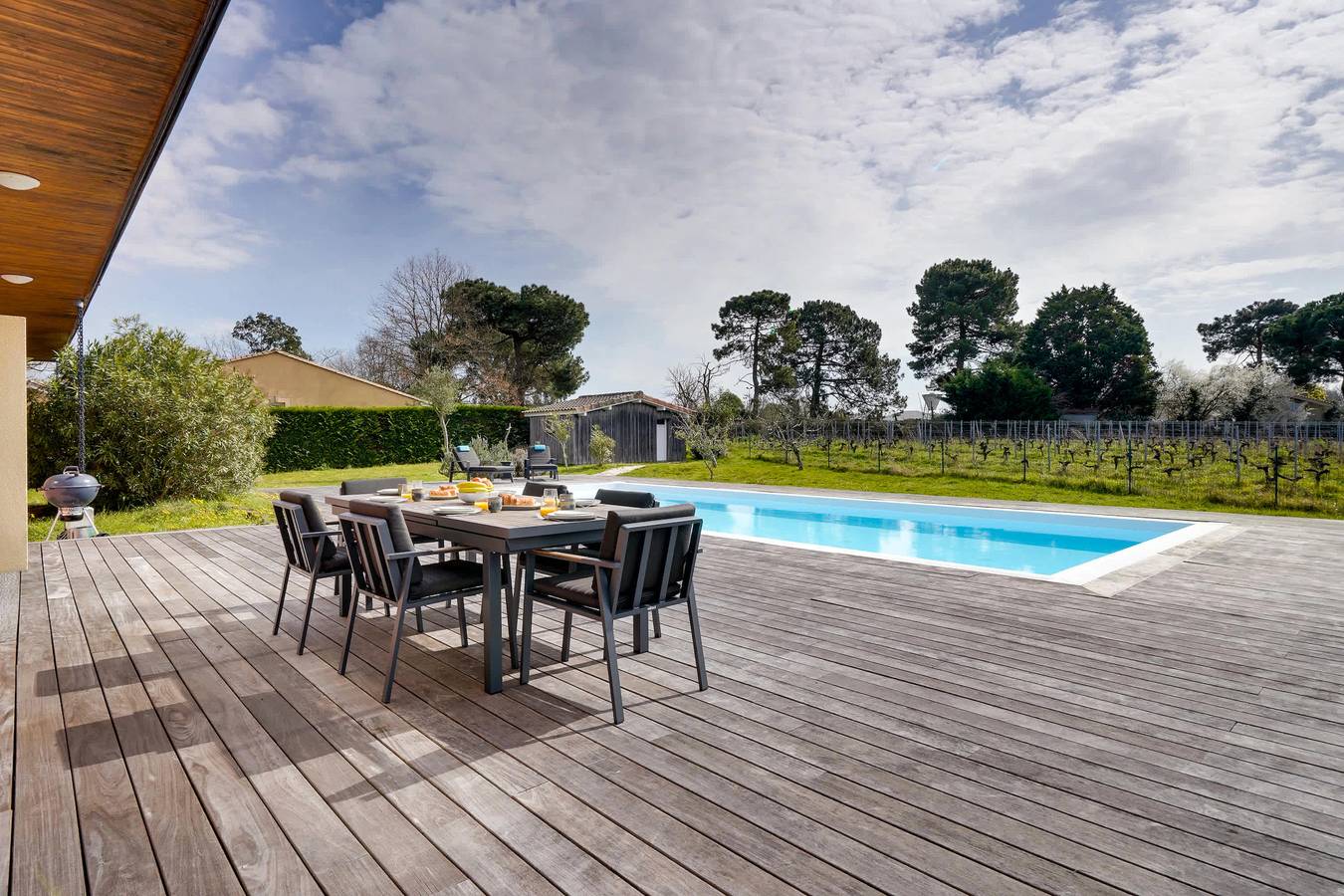 Maison d'architecte, piscine, au coeur des vignes. in Camblanes-et-Meynac, Bordeaux region