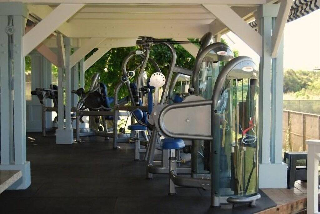 Ganze Wohnung, Kiahuna Plantage Ocean View-nur renoviert, Erdgeschoss, nur wenige Schritte vom Strand entfernt! in Poipu, Koloa