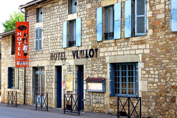 Hôtel pour 4 personnes, avec piscine et terrasse à Cuiseaux