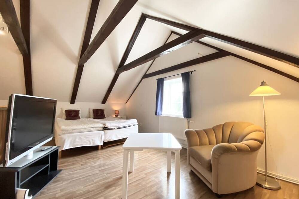 Ganze Wohnung, Cozy apartment in building next to the city wall in Länna (Gotland), Visby