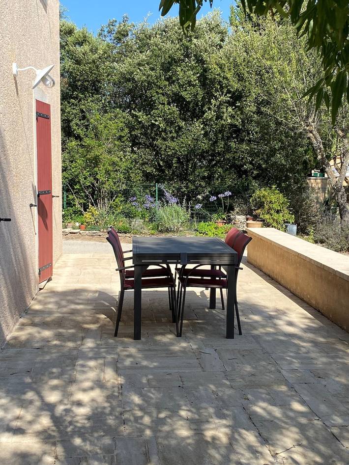 Casa di campagna 'Mas Les Coutilles' con vista montagna, piscina privata e Wi-Fi in Cabrières-d'Avignon, Parco naturale regionale del Luberon