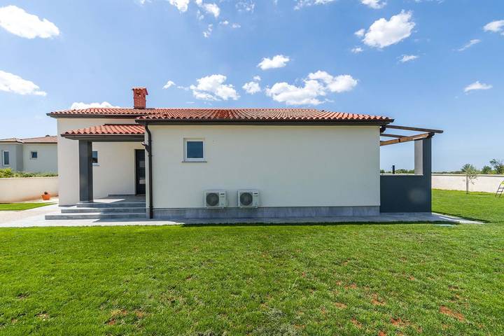 Location de vacances pour 6 personnes, avec jardin et piscine à Vodnjan - 3