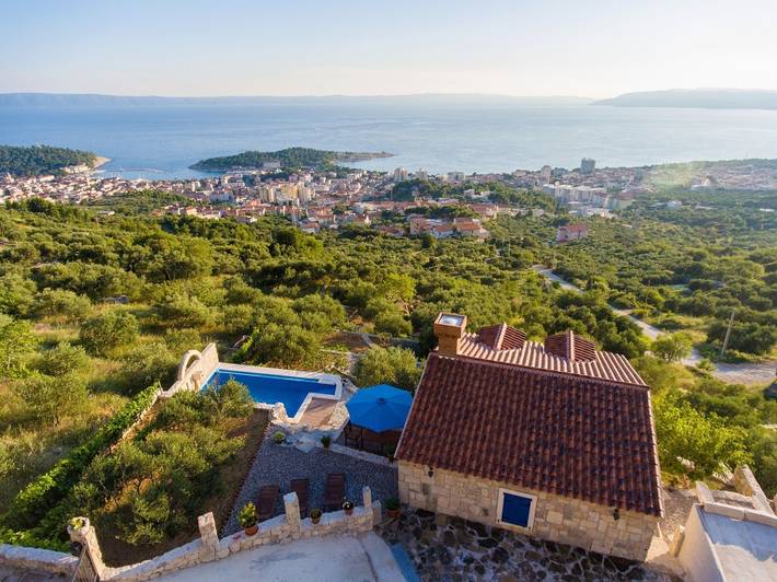 Ferienhaus für 5 Personen, mit Balkon/Terrasse und Garten sowie Pool in Makarska - 4