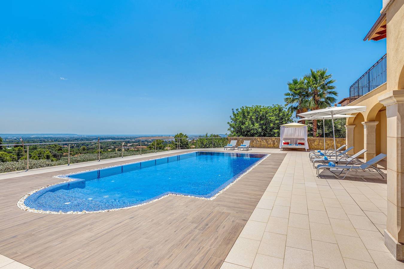 Villa Liman con vistas al mar, vistas a la montaña, Wi-Fi, piscina, terraza, balcón y jardín in Buñola, Mallorca Oeste