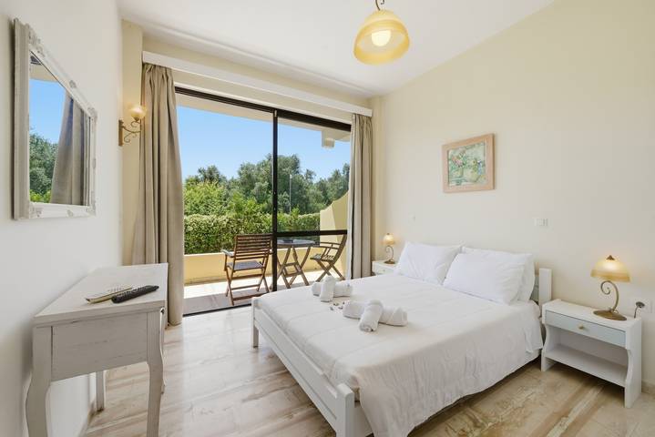 Holiday rental for 2 people, with garden and balcony in Corfu