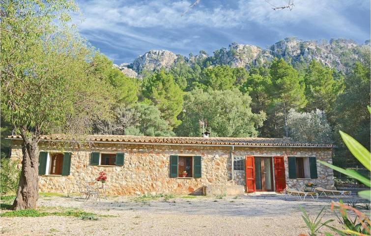 Finca für 6 Personen, mit Whirlpool und Terrasse in Estellencs