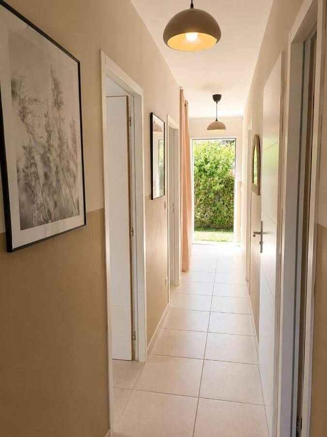 Location de vacances pour 6 personnes, avec jardin ainsi que piscine et vue à Beaumettes - 3