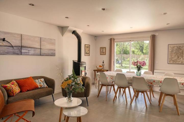 Location de vacances pour 8 personnes, avec vue ainsi que piscine et jardin à Montségur-sur-Lauzon - 3