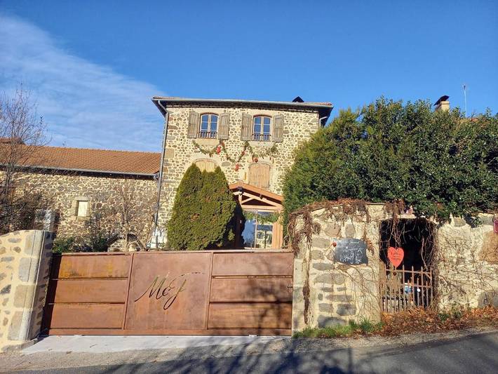 Location de vacances pour 15 personnes, avec jardin et vue à Saint-Geneys-près-Saint-Paulien