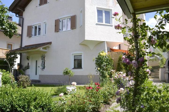 Appartamento per 2 persone, con panorama e giardino a Valdaora