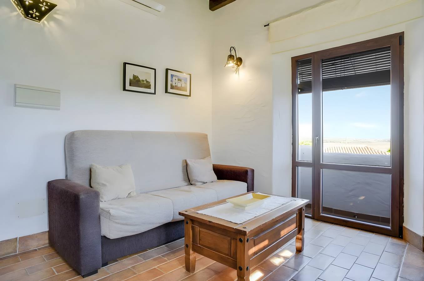 Ganze Wohnung, Apartment 'El Manzano' mit Gemeinschaftspool, Wlan und Klimaanlage in Barbate, Costa de la Luz