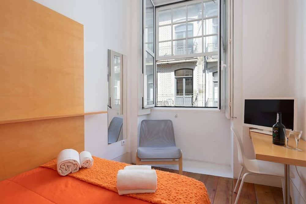 Porto Lounge Hostel - Cozy Bright Room in Vitória (Porto), Porto