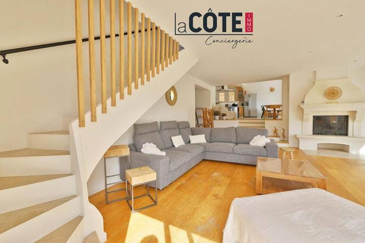 Villa pour 11 personnes, avec balcon ainsi que piscine et vue à Sausset-les-Pins