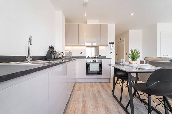 Entire apartment, Central Solihull 2-Bed â¢ Wifi â¢ Nec in Solihull, Birmingham Area