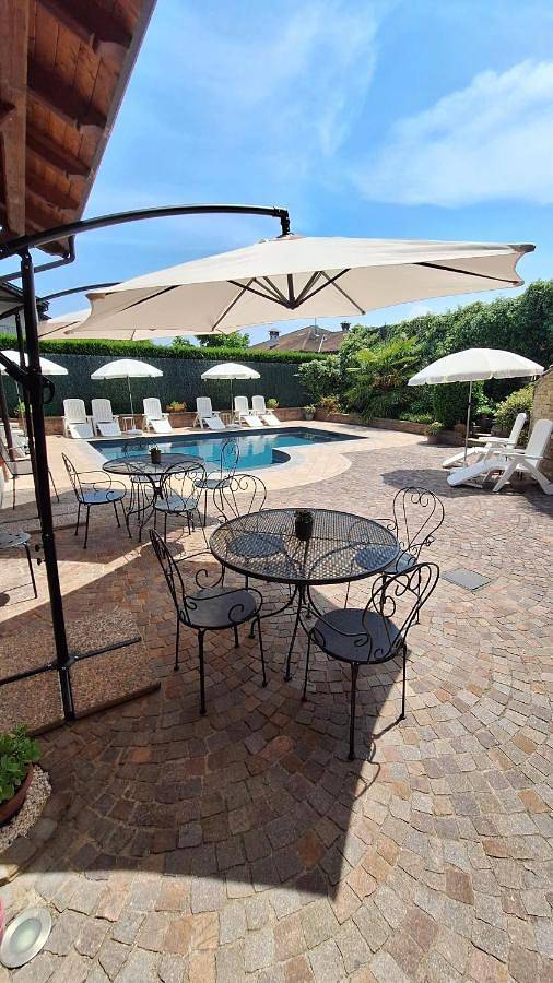 Chambre d’hôte pour 4 personnes, avec terrasse ainsi que vue et piscine dans Piémont - 3