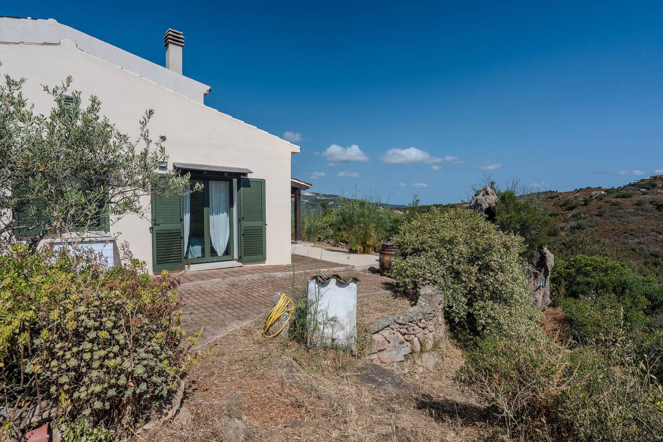 Ferienhaus 'Maya' mit Blick über die Hügel, privater Terrasse und Wi-Fi in Gallura
