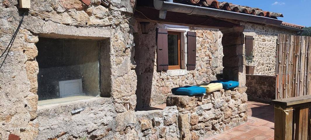 Location de vacances pour 4 personnes, avec terrasse et vue à Rocles - 2