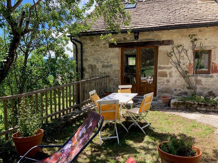 Gîte pour 4 personnes, avec Terrasse et Jardin à Vebron