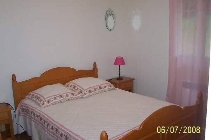 Location de vacances pour 6 personnes, avec terrasse et jardin à Saint-Chamassy - 3