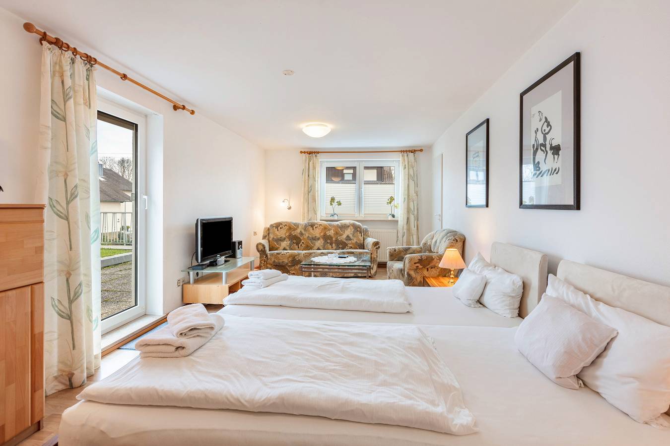 Ganze Wohnung, Ferienwohnung 7b" mit privater Terrasse und Wi-Fi in Bad Bellingen, Südschwarzwald