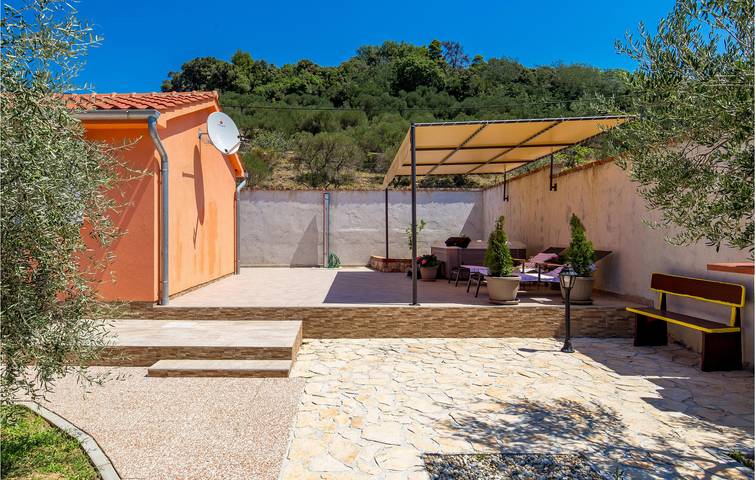 Ferienhaus für 3 Personen, mit Terrasse auf Rab - 2