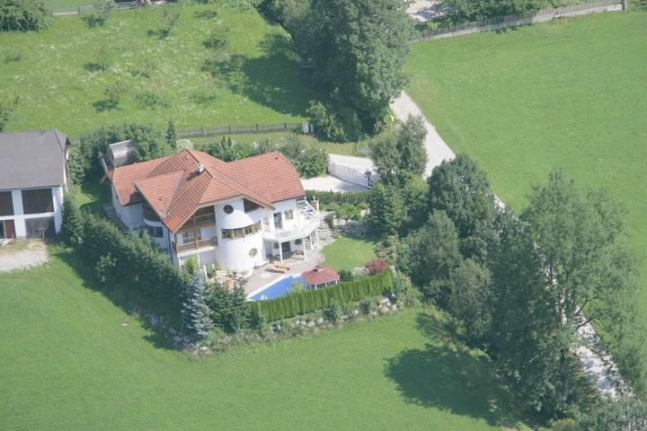 Villa voor 12 personen, with tuin and zwembad as well as uitzicht and sauna in Oostenrijk