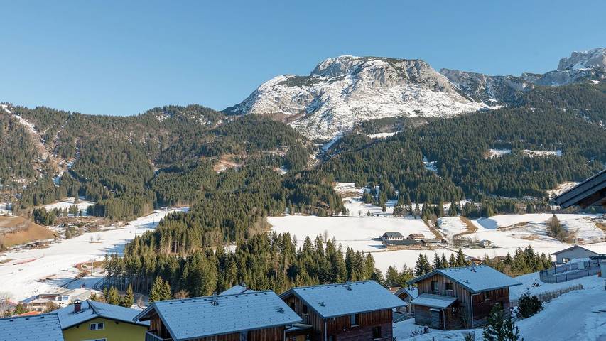 Chalet für 8 Personen, mit Sauna und Terrasse sowie Pool in Dachstein West