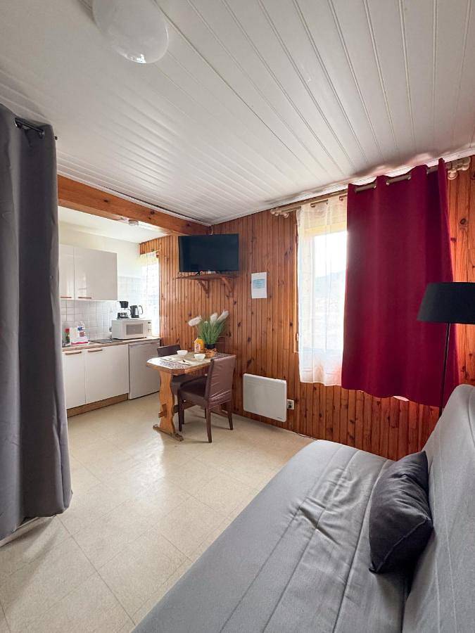 Gîte pour 2 personnes, avec vue à La Llagonne - 2