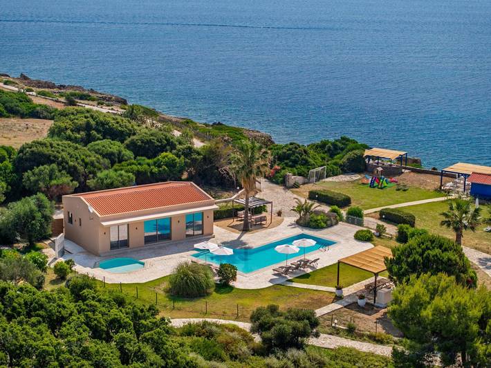 Holiday rental for 8 people, with garden in Zakynthos