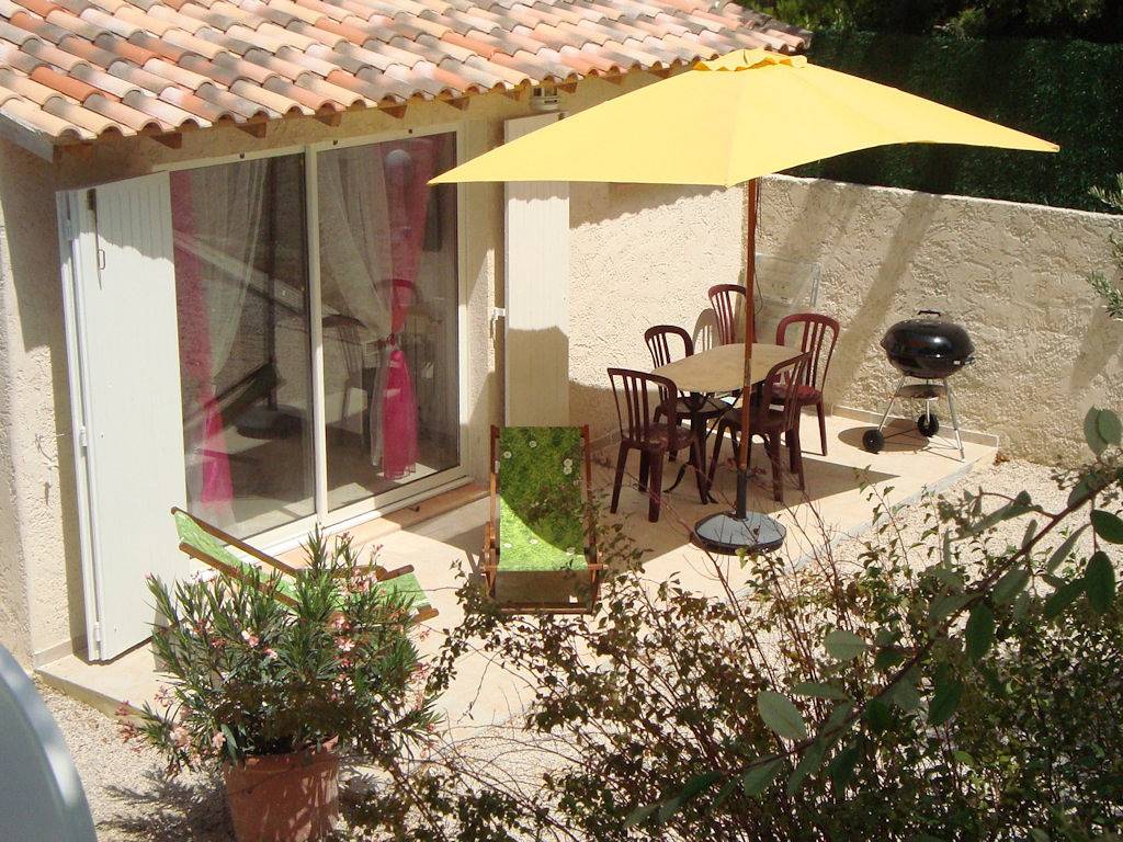 Maisonnette climatisée, 4 km de Cassis, piscine in Carnoux-en-Provence, Région de Marseille