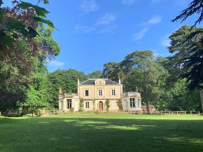 Location de vacances pour 2 personnes, avec Terrasse ainsi que Jardin et Vue à Sucé-sur-Erdre