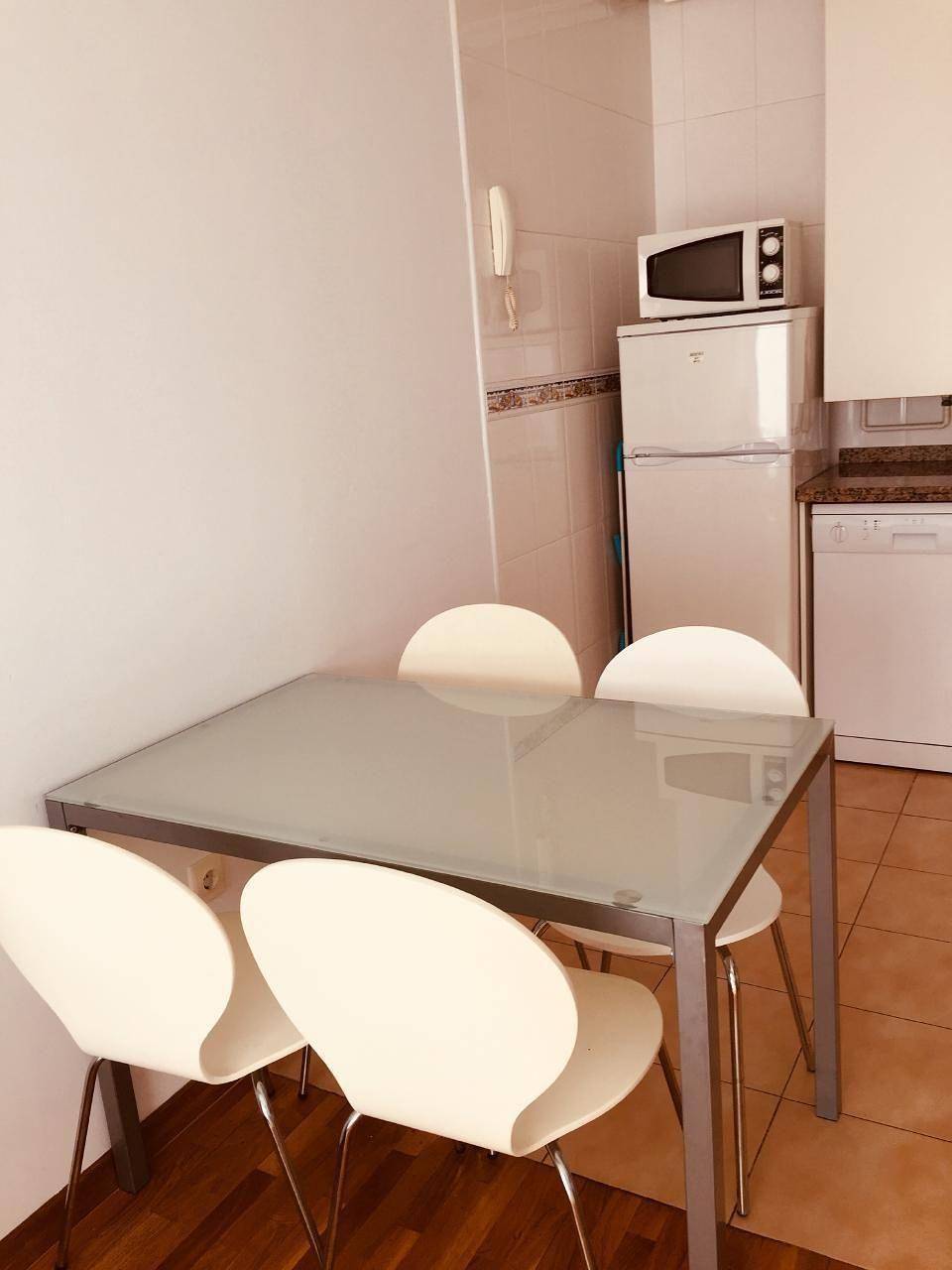 Apartamento vacacional entero, Apartamento de vacaciones con vistas en Luanco in Luanco, Gozón