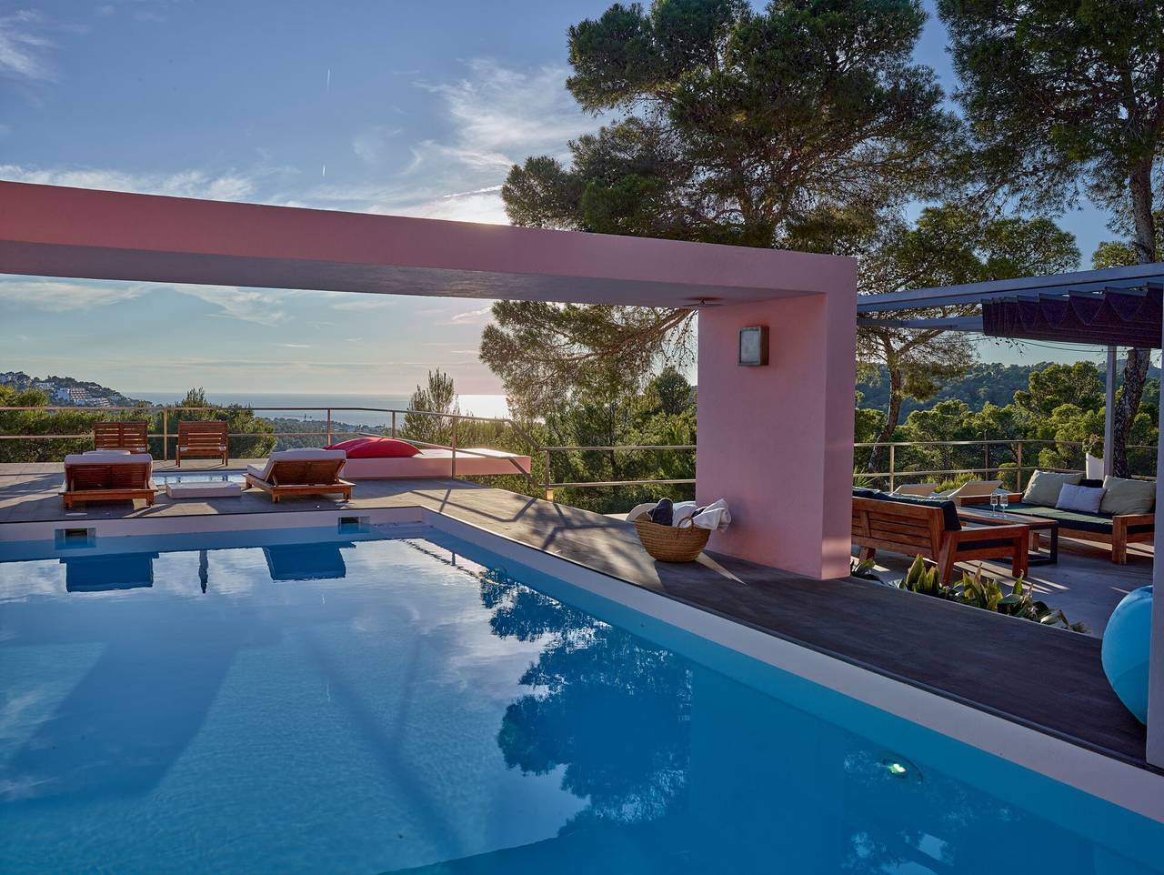 Villa Ibiza con vistas al mar y al atardecer, Wi-Fi y aire acondicionado in Cala d´Hort, Sant Josep de sa Talaia