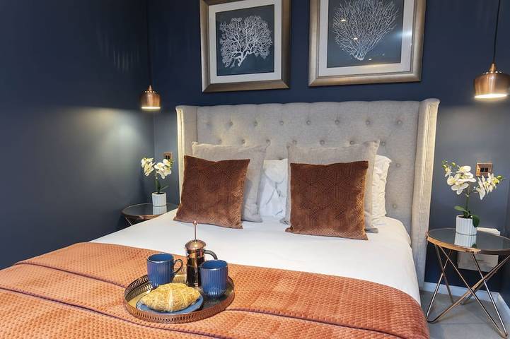 Prestige-Maison-Salle de bain privée-Vue sur Rue in Cheltenham, Gloucestershire