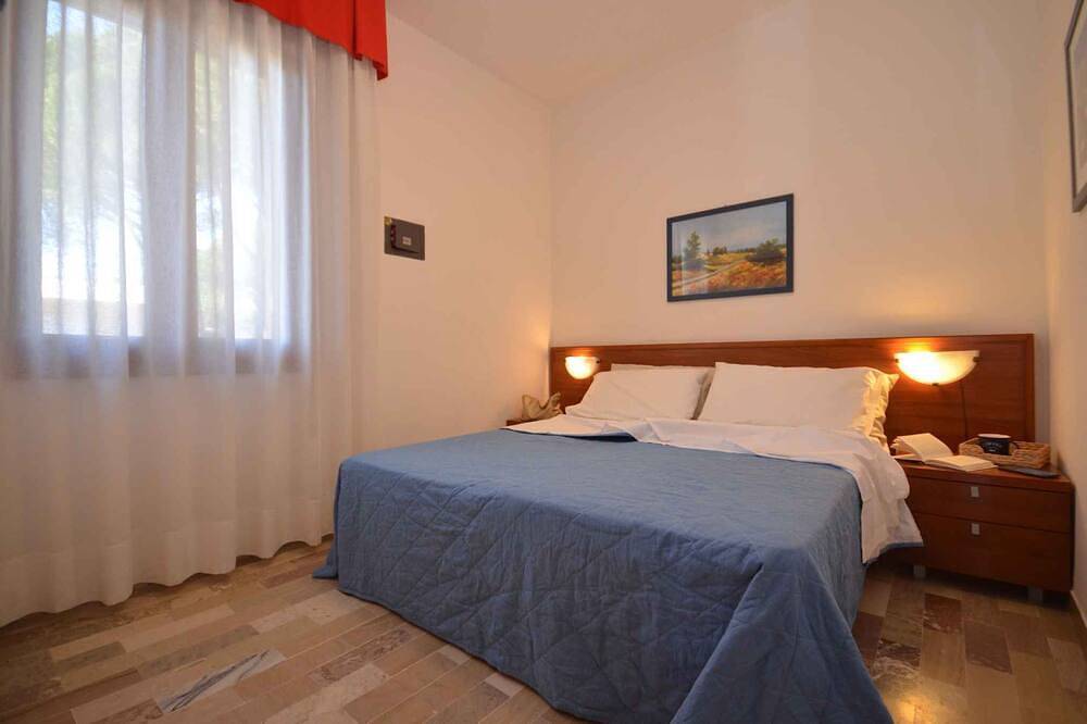 Ganze Wohnung, Ferienwohnung mit Balkon und Klimaanlage in Bibione, Venedig Provinz