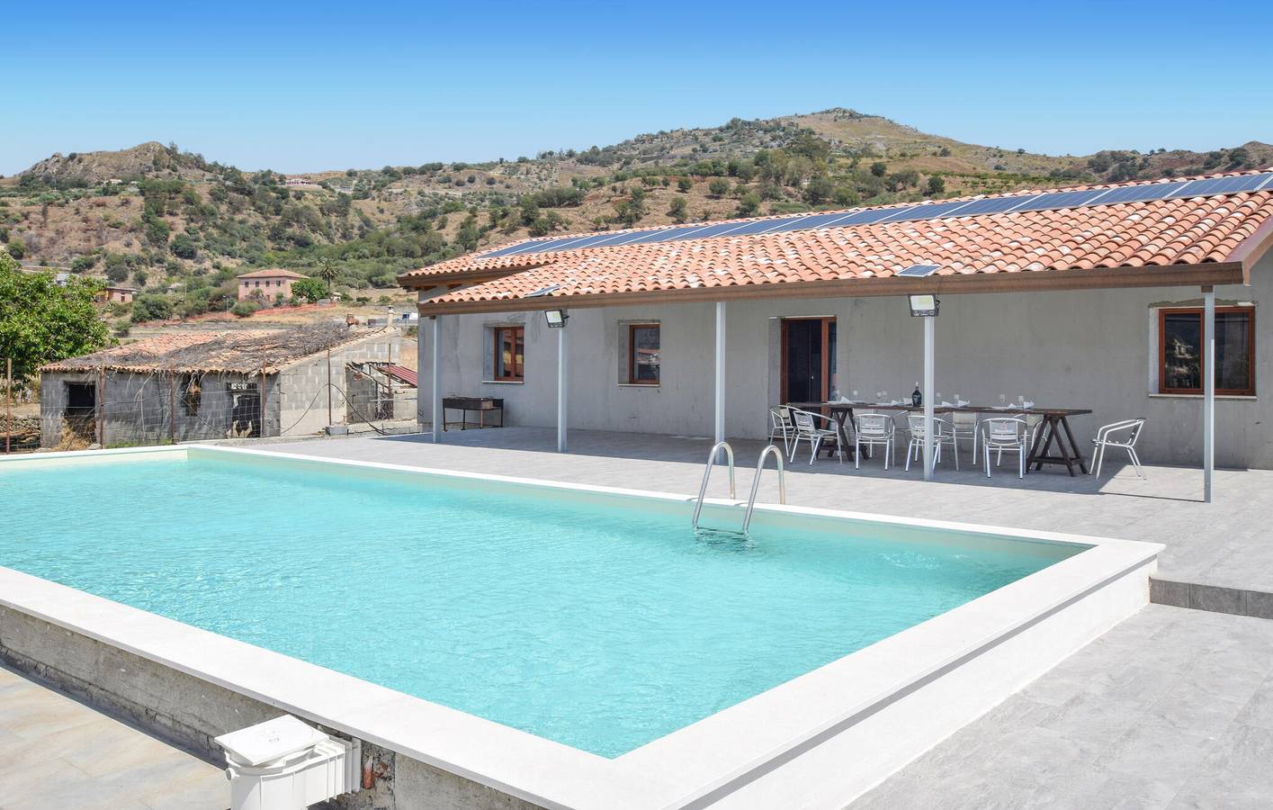 Gemütliche Wohnung mit Pool & Terrasse, in der Nähe von Gaggi - Kostenloses WiFi & AC in Gaggi, Messina Provinz