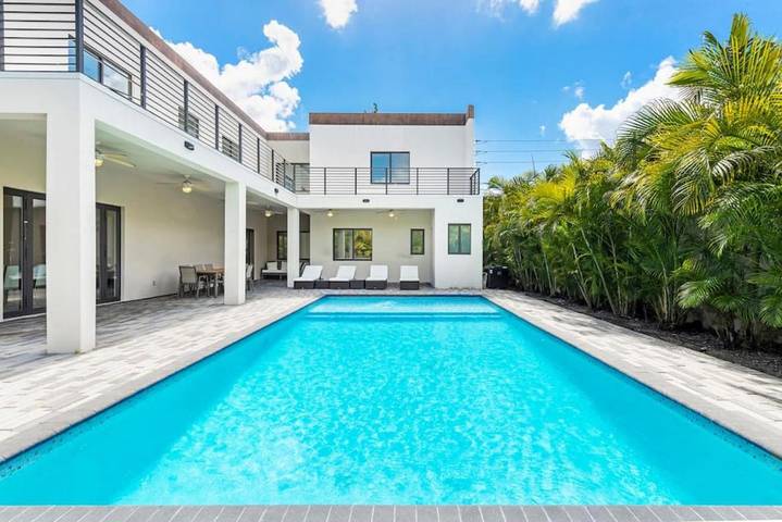 Casa de vacaciones para 12 personas, con jacuzzi en Coral Gables