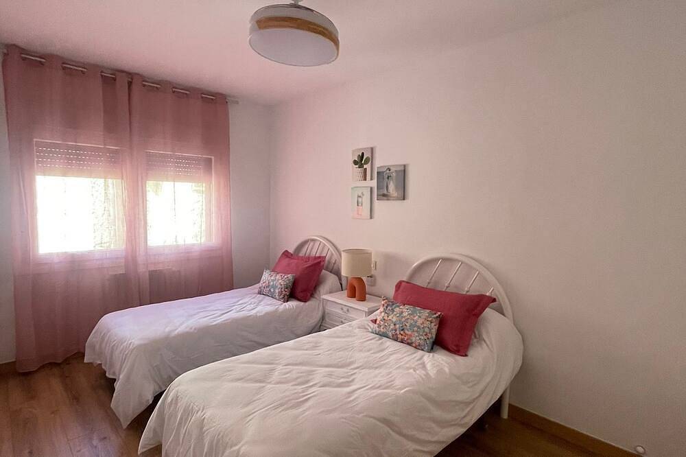 Chalet in the village of Barraco, Ávila, full of hiking trails. in El Barraco, Valle del Alberche