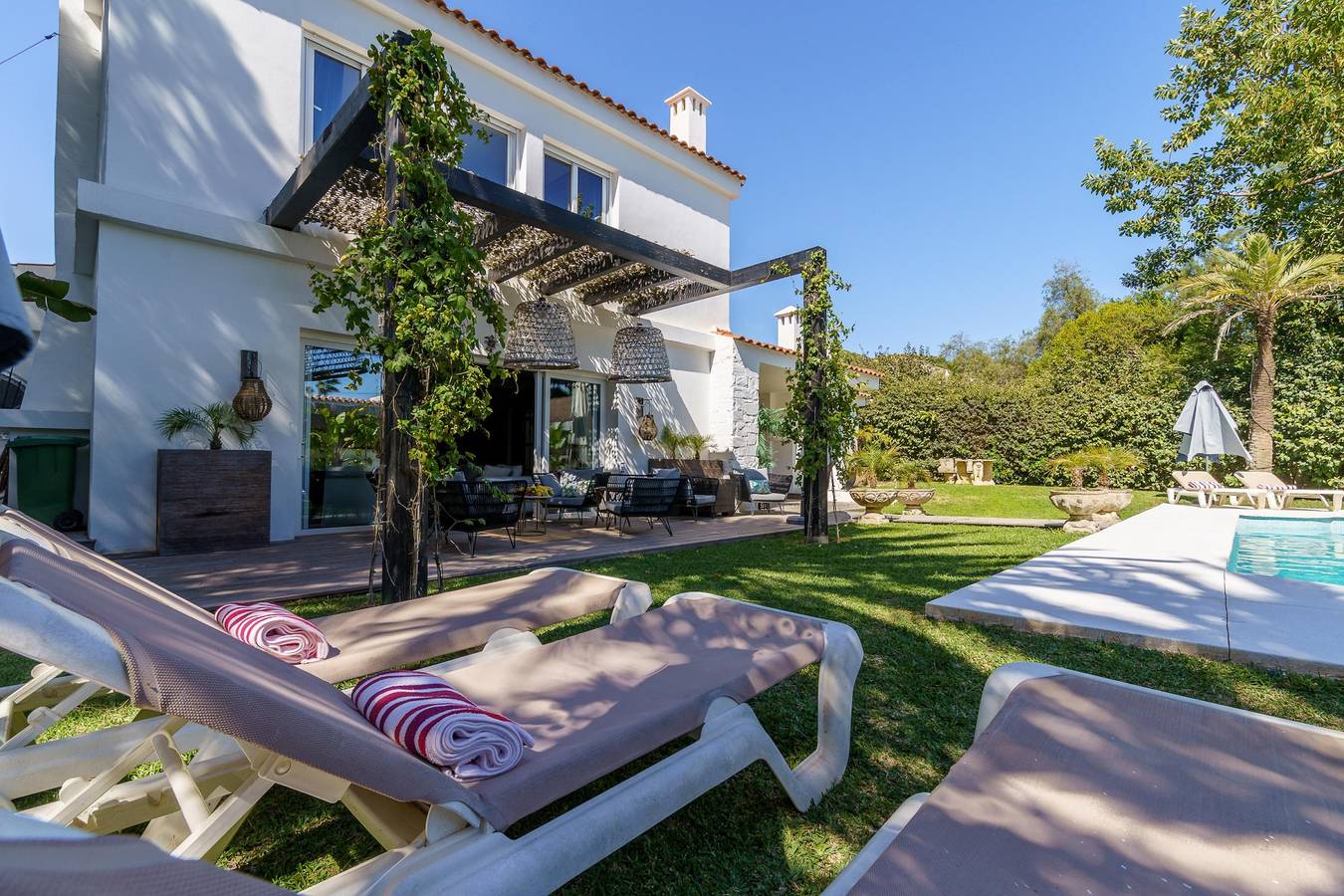 Golden Villa Luxury Pool Retreat & beach in Marbella East, Marbella
