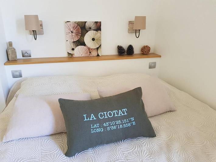Location de vacances pour 2 personnes, avec jardin dans Plage Des Capucins La Ciotat - 3