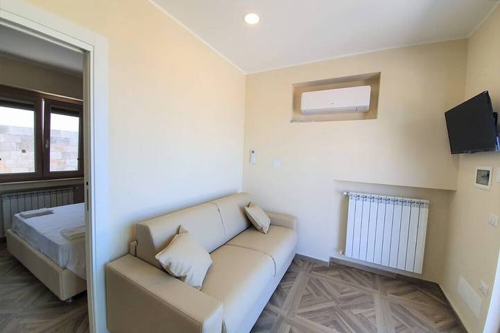 Ferienwohnung für 4 Personen, mit Terrasse und Pool sowie Garten in Tropea - 2