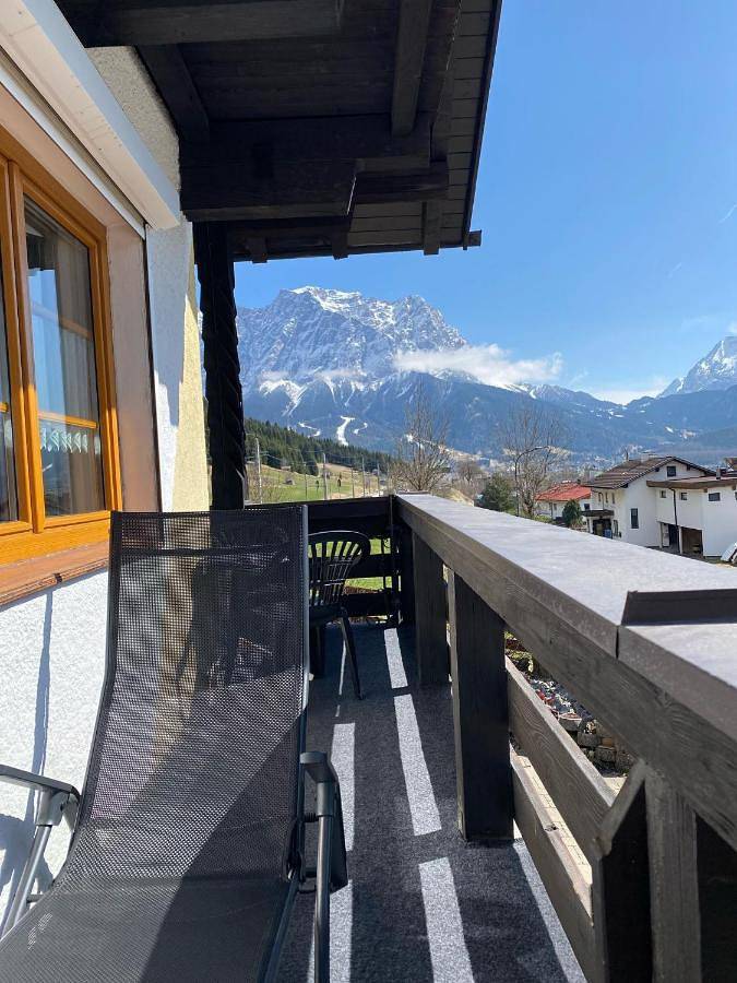 Geheel appartement, Apartment with Mountain View in Lermoos, Ammergauer Alpen (Oostenrijk)
