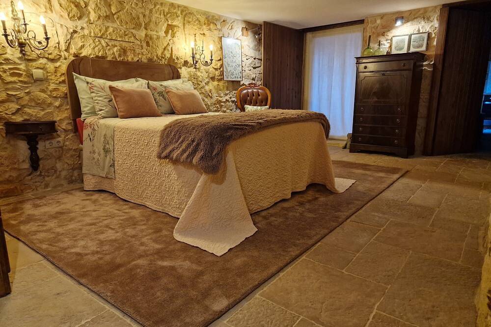 T1 with full kitchen (Lagar Room) in Tomar, Sicó/Alvaiazere