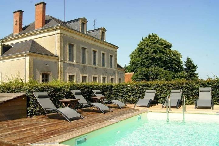 Gîte pour 12 personnes, avec jardin ainsi que sauna et jacuzzi