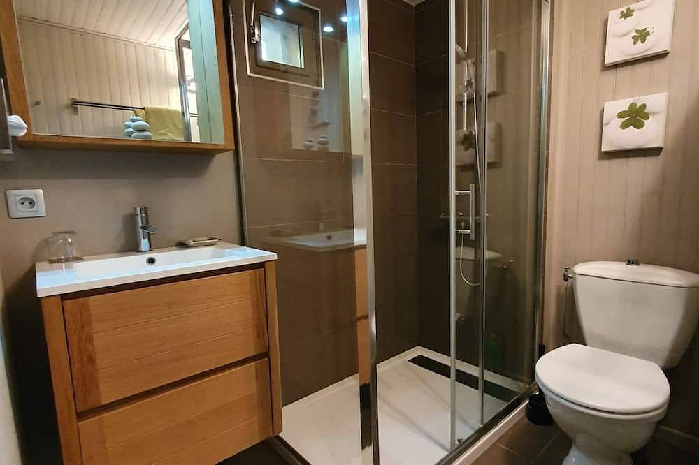 Joli Appartement Dans Chalet Avec Spa Privatif Et Vue Imprenable in La Bâtie-Neuve, Parc national des Écrins
