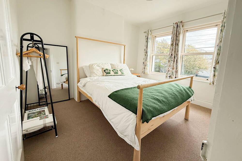 Amazing location, 1930s Family home in the centre of Galway City. in Galway, County Galway