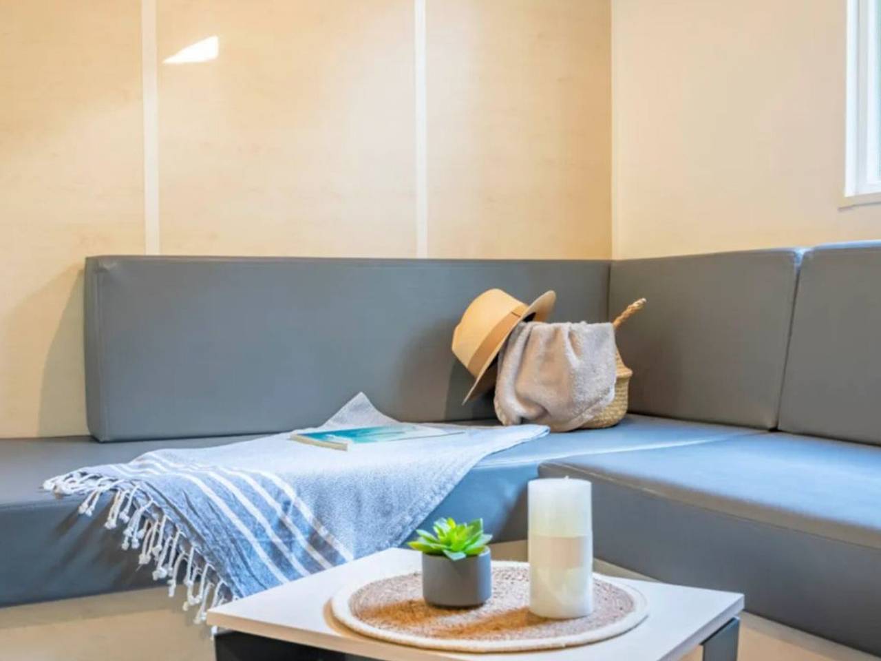 Mobilheim mit Terrasse, 3 Schlafzimmer, für 6 Personen in Rivedoux-Plage, Ile de Re