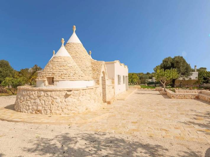 Agriturismo per 6 persone, con piscina e balcone/terrazza, adatto a famiglie con bambini a Ceglie Messapica