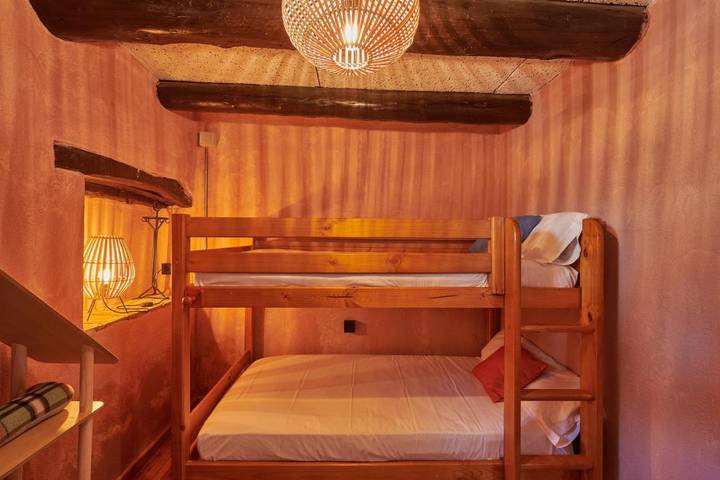 Casa rural para 8 personas, con jardín además de terraza y vistas, Se admiten mascotas en Bellver de Cerdaña - 4