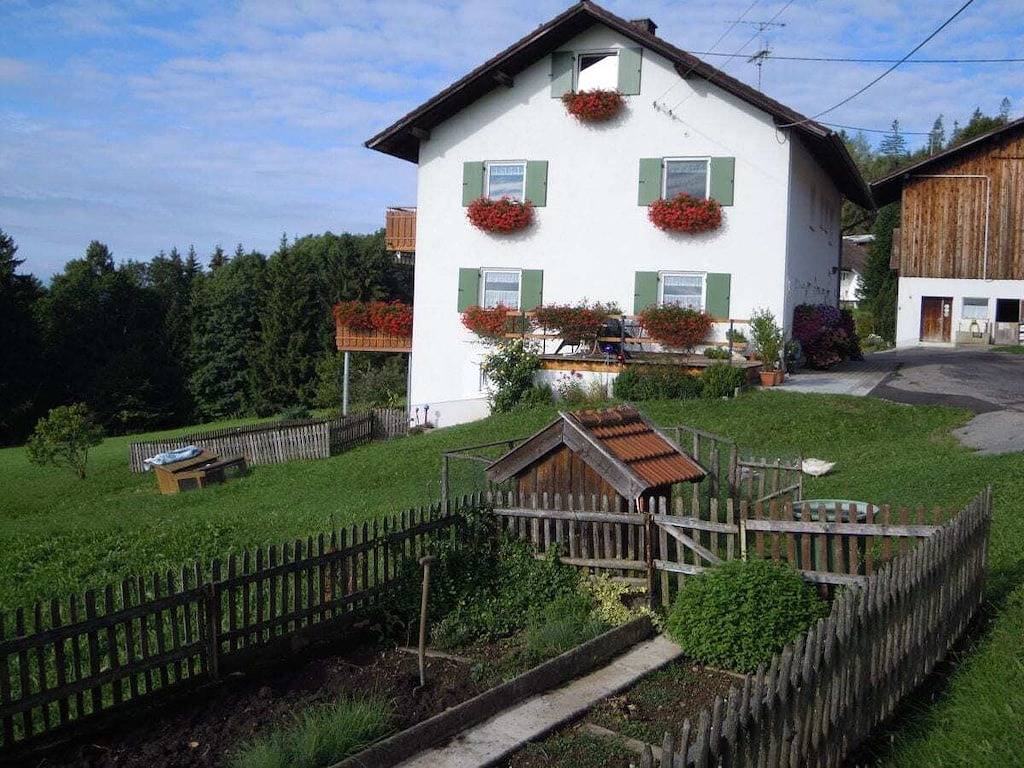 Bergblick - Bergbauernhof Echtler in Bernbeuren, Romantische Straße